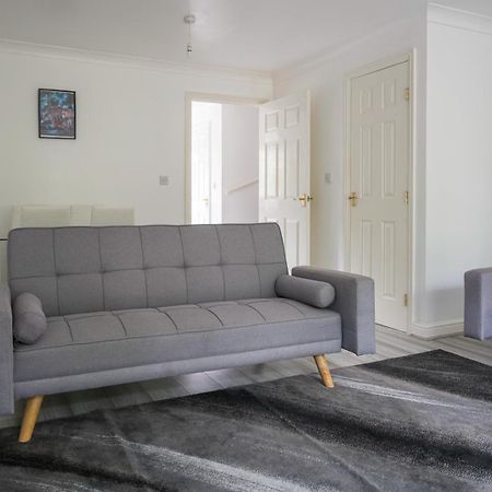 Maidstone Villa 3 Bedroom Free Sports Channels,Parking Sleeps 7 Zewnętrze zdjęcie