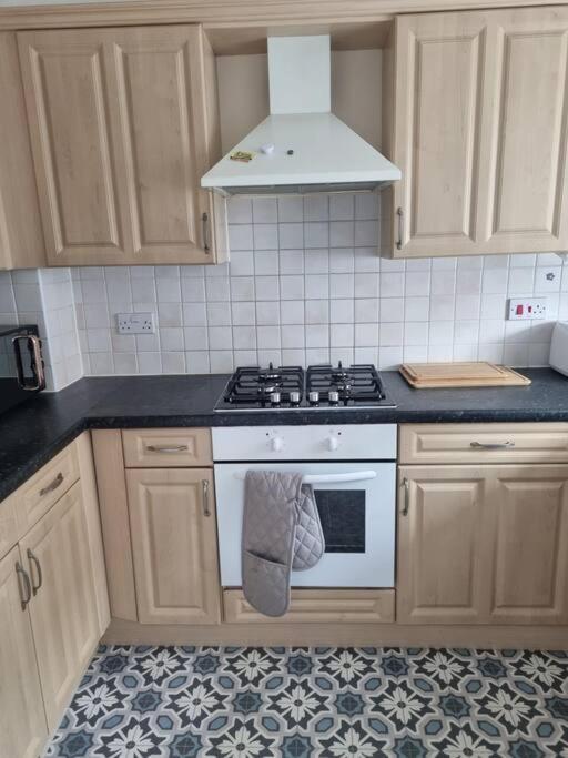Maidstone Villa 3 Bedroom Free Sports Channels,Parking Sleeps 7 Zewnętrze zdjęcie