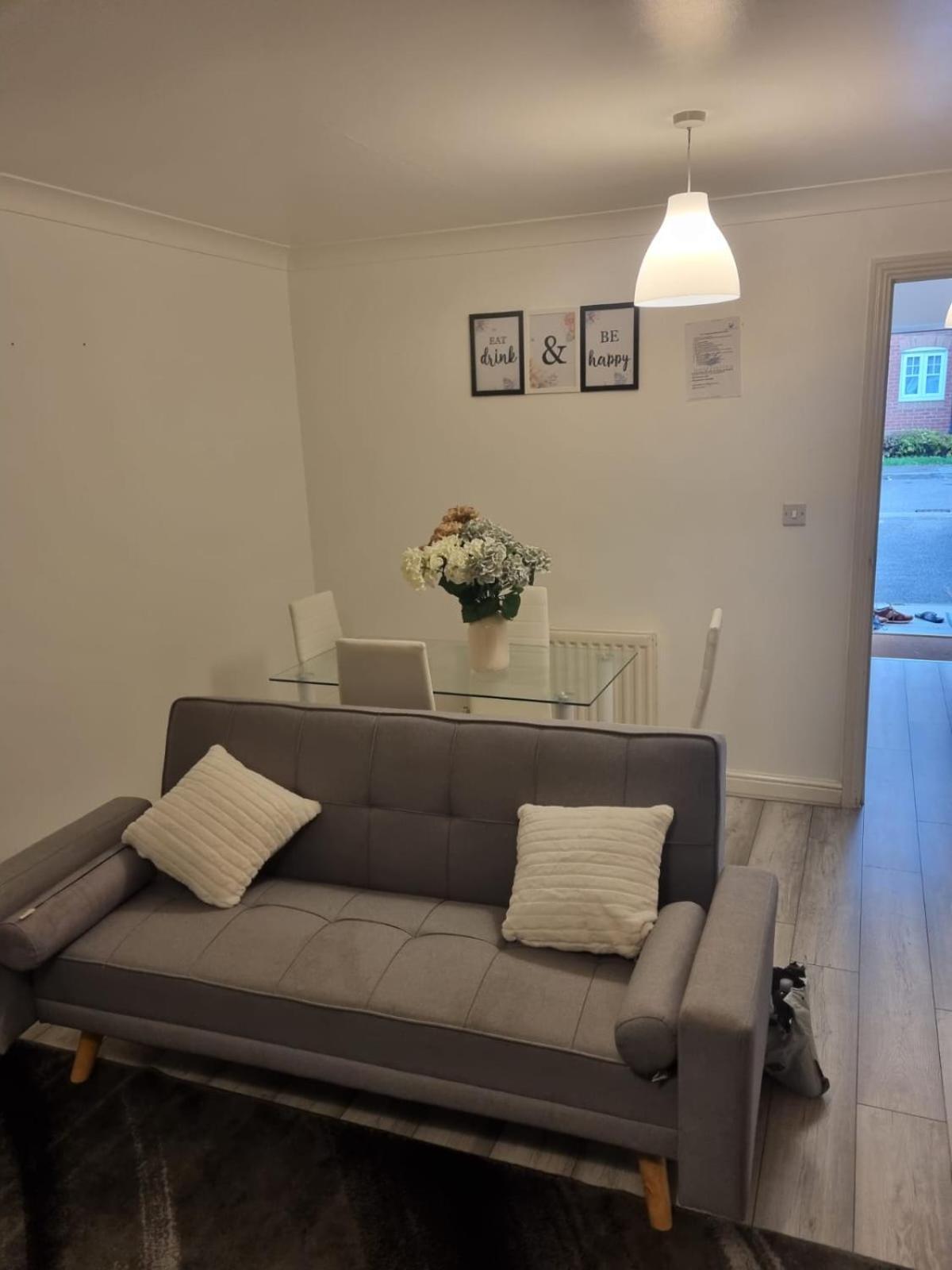 Maidstone Villa 3 Bedroom Free Sports Channels,Parking Sleeps 7 Zewnętrze zdjęcie